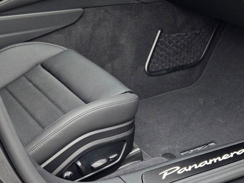 New 2025 Porsche Panamera 4 image 36