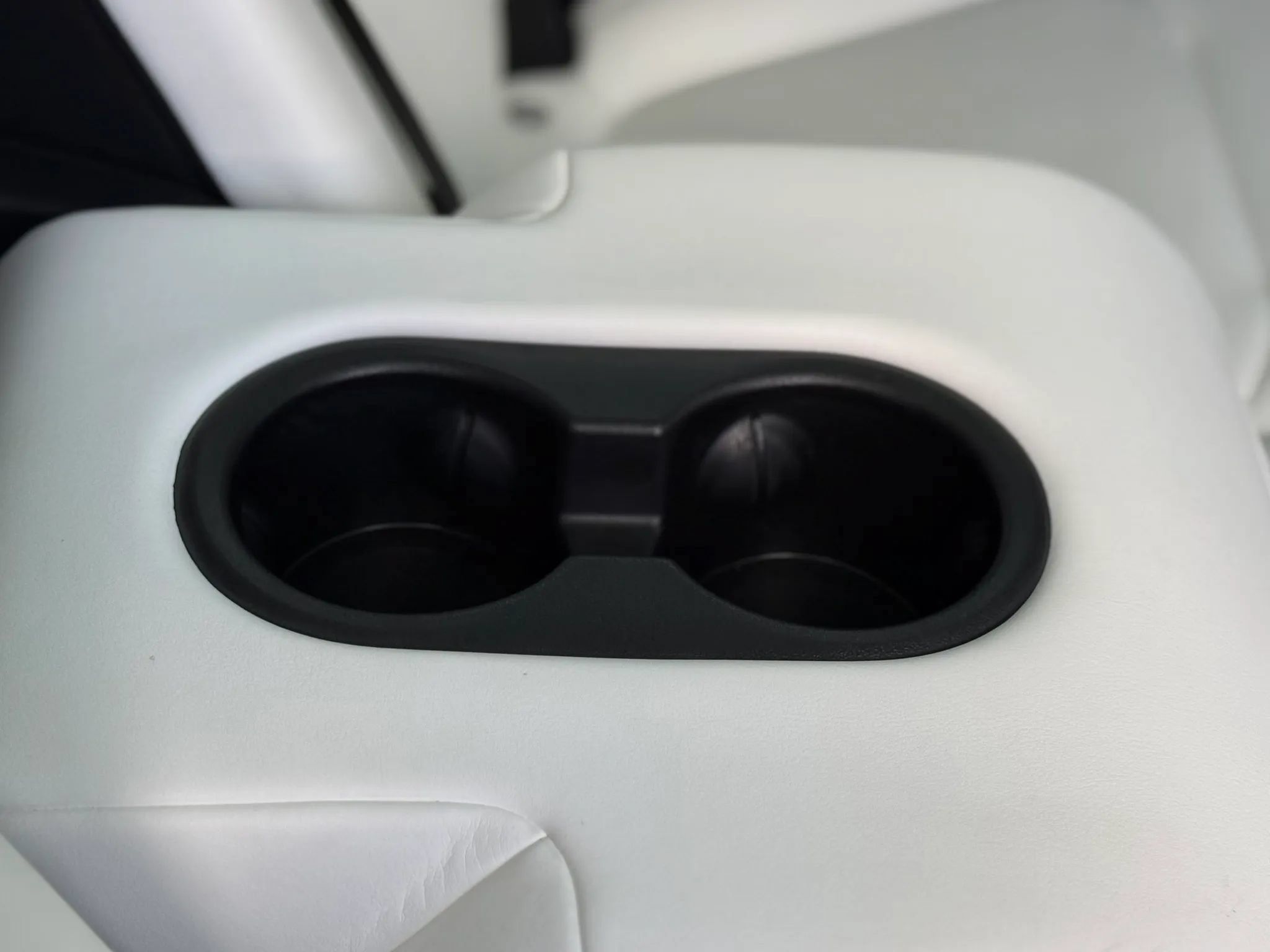 Used 2023 Tesla Model Y AWD image 25