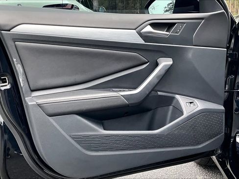 Used 2025 Volkswagen Jetta Sport image 20