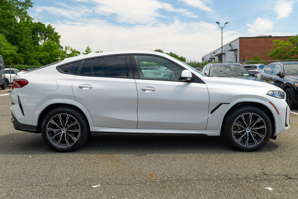 Used 2024 BMW X6 xDrive40i w/ Premium Package AWD/4WD image 8