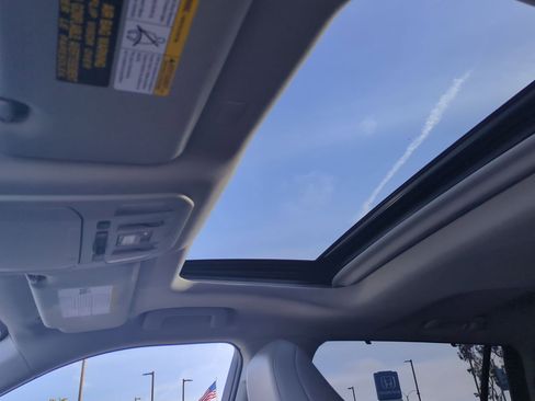 Used 2021 Toyota Highlander Limited image 29