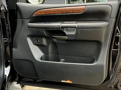 Used 2014 Nissan Armada Platinum image 21