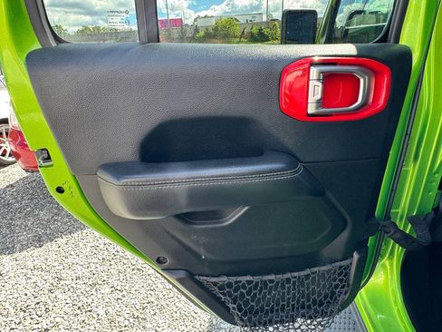 Used 2018 Jeep Wrangler Unlimited Sahara AWD/4WD image 26