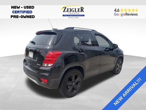 Used 2017 Chevrolet Trax Premier w/ Midnight Edition AWD/4WD image 4
