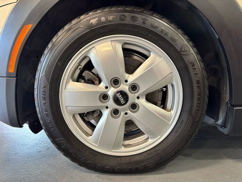 Used 2019 MINI Cooper 2-Door Hardtop w/ Signature Upholstery Package image 34