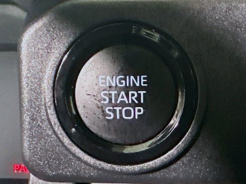 Certified 2025 Toyota Tacoma SR5 image 20