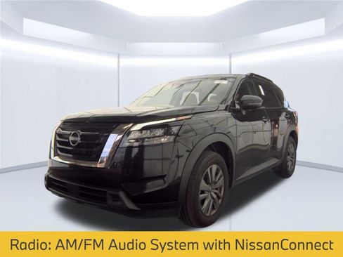 Used 2025 Nissan Pathfinder SV FWD image 2