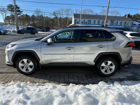 Used 2021 Toyota RAV4 XLE w/ Convenience Package image 5