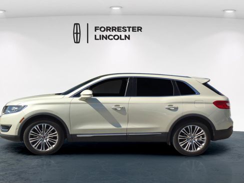 Used 2016 Lincoln MKX Reserve w/ Technology Package AWD/4WD image 6