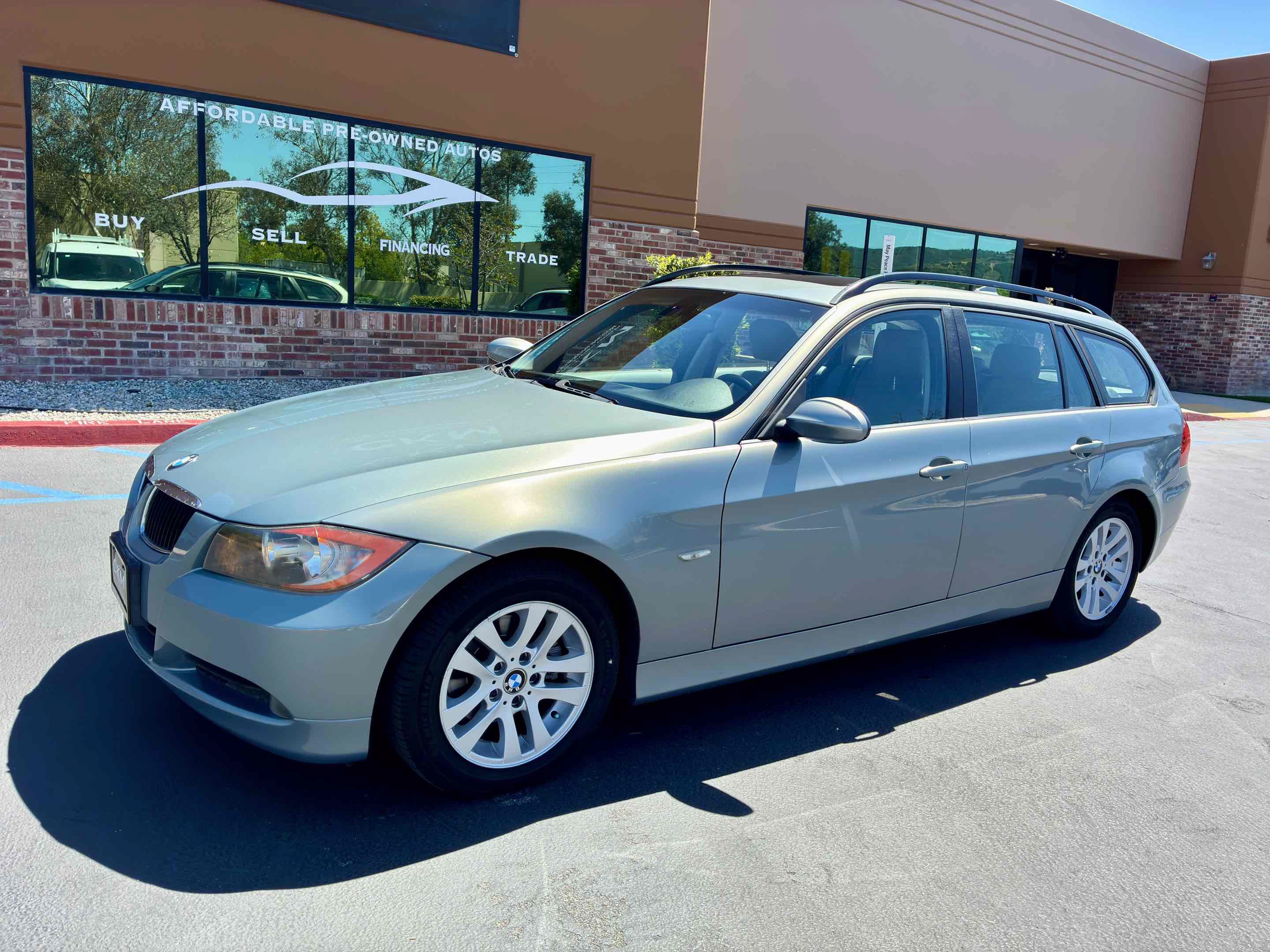 Used 2007 BMW 328i Wagon RWD image 4