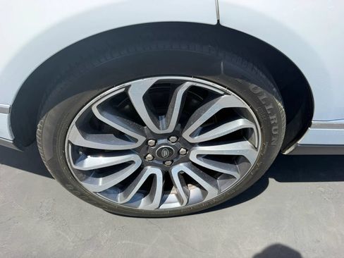 Used 2018 Land Rover Range Rover Supercharged AWD/4WD image 34