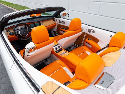 Used 2017 Rolls-Royce Dawn RWD image 96