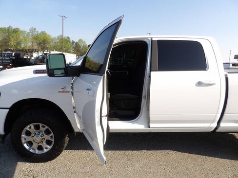 Used 2024 RAM 2500 Laramie AWD/4WD image 13
