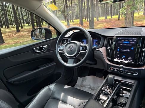 Used 2023 Volvo XC60 B5 Plus w/ Climate Package FWD image 23