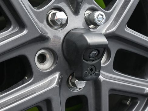 Used 2025 Jeep Wrangler Sport image 30