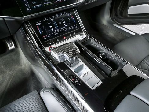 Used 2025 Audi S8 image 18