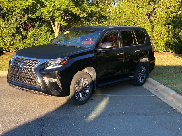 Used 2023 Lexus GX 460 Luxury w/ Accessory Package AWD/4WD image 3