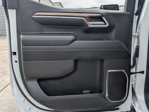 Used 2024 Chevrolet Silverado 1500 LT image 23