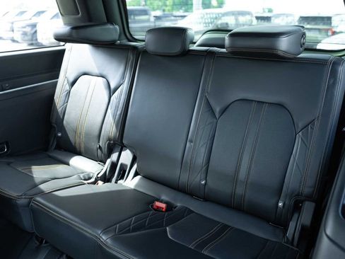 Used 2023 Ford Expedition Platinum AWD/4WD image 16