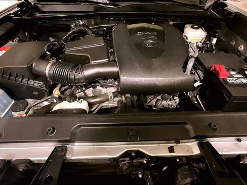 Used 2021 Toyota Tacoma TRD Off-Road image 28