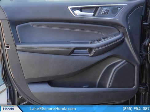 Used 2024 Ford Edge Titanium image 13