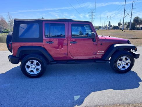 Used 2012 Jeep Wrangler Unlimited Sport image 3