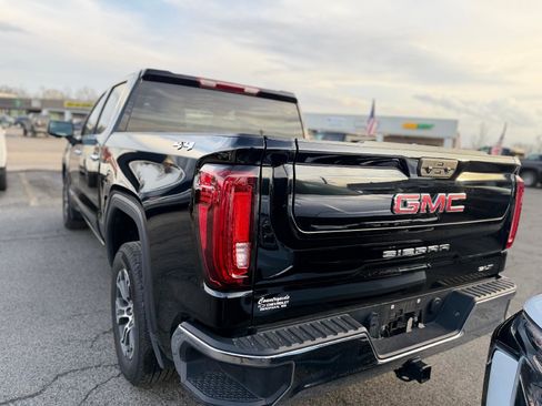 Used 2025 GMC Sierra 1500 SLT image 5