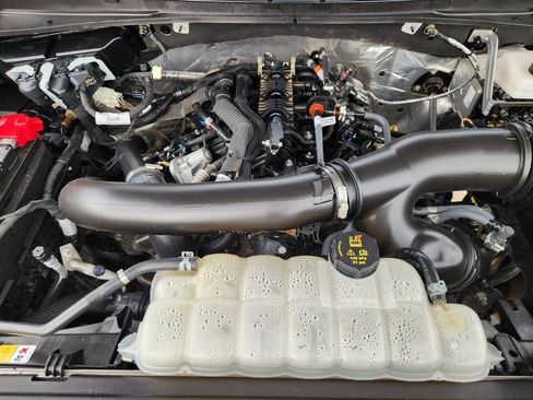 Used 2025 Ford Expedition Active image 29