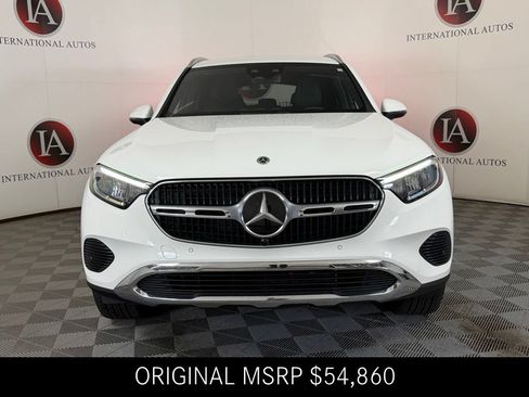 Used 2025 Mercedes-Benz GLC 300 4MATIC w/ Driver Assistance Package image 2