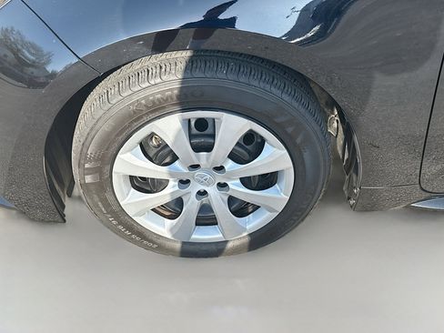 Used 2024 Toyota Corolla LE image 33