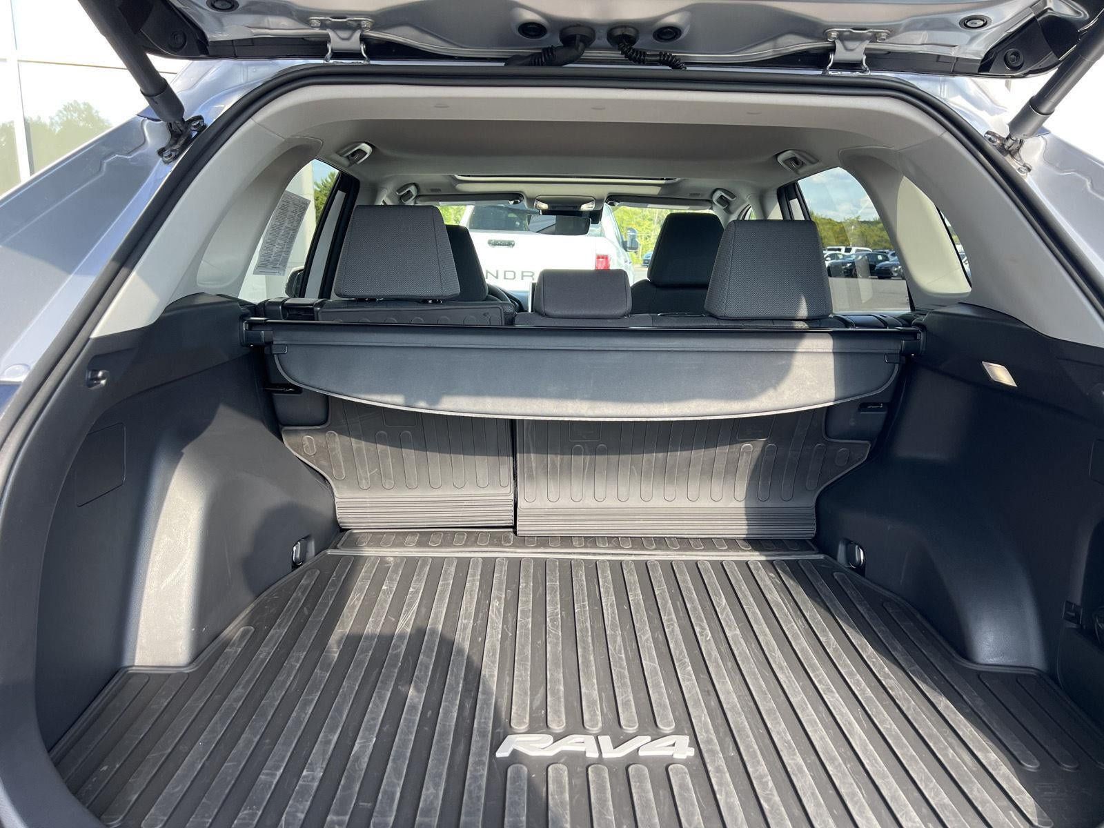 Used 2025 Toyota RAV4 XLE w/ Convenience Package AWD/4WD image 13