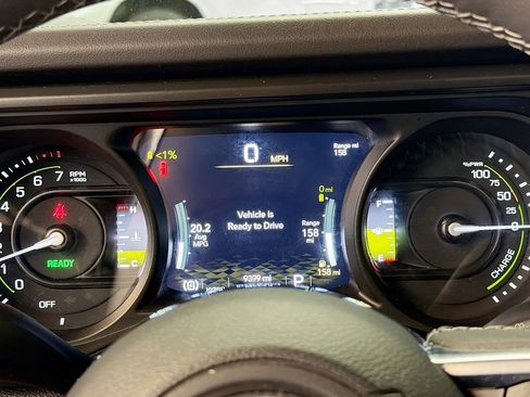 Used 2025 Jeep Wrangler Unlimited Sahara image 14