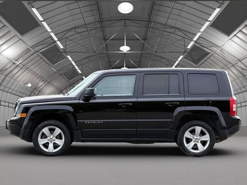 Used 2012 Jeep Patriot Latitude FWD image 8