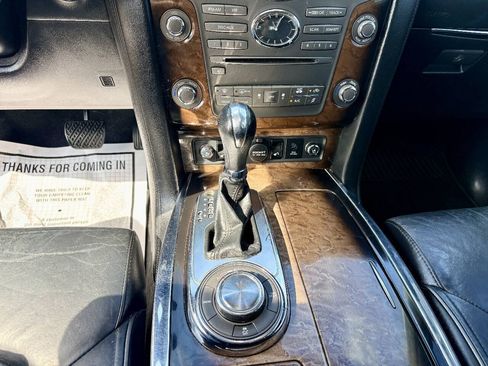 Used 2014 INFINITI QX80 4WD w/ Deluxe Touring Package image 16