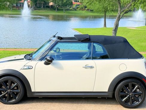 Used 2013 MINI Cooper S FWD image 18