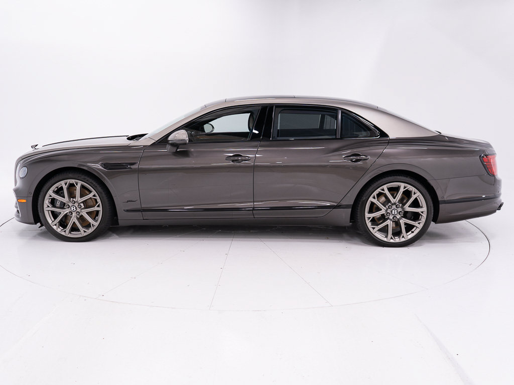 Used 2024 Bentley Flying Spur W12 AWD/4WD image 2