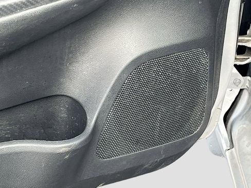 Used 2022 Nissan Versa SV FWD image 18