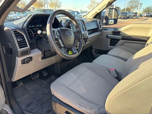 Used 2017 Ford F150 XLT w/ Trailer Tow Package image 7