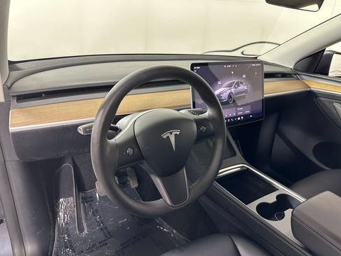 Used 2023 Tesla Model Y Long Range AWD/4WD image 18