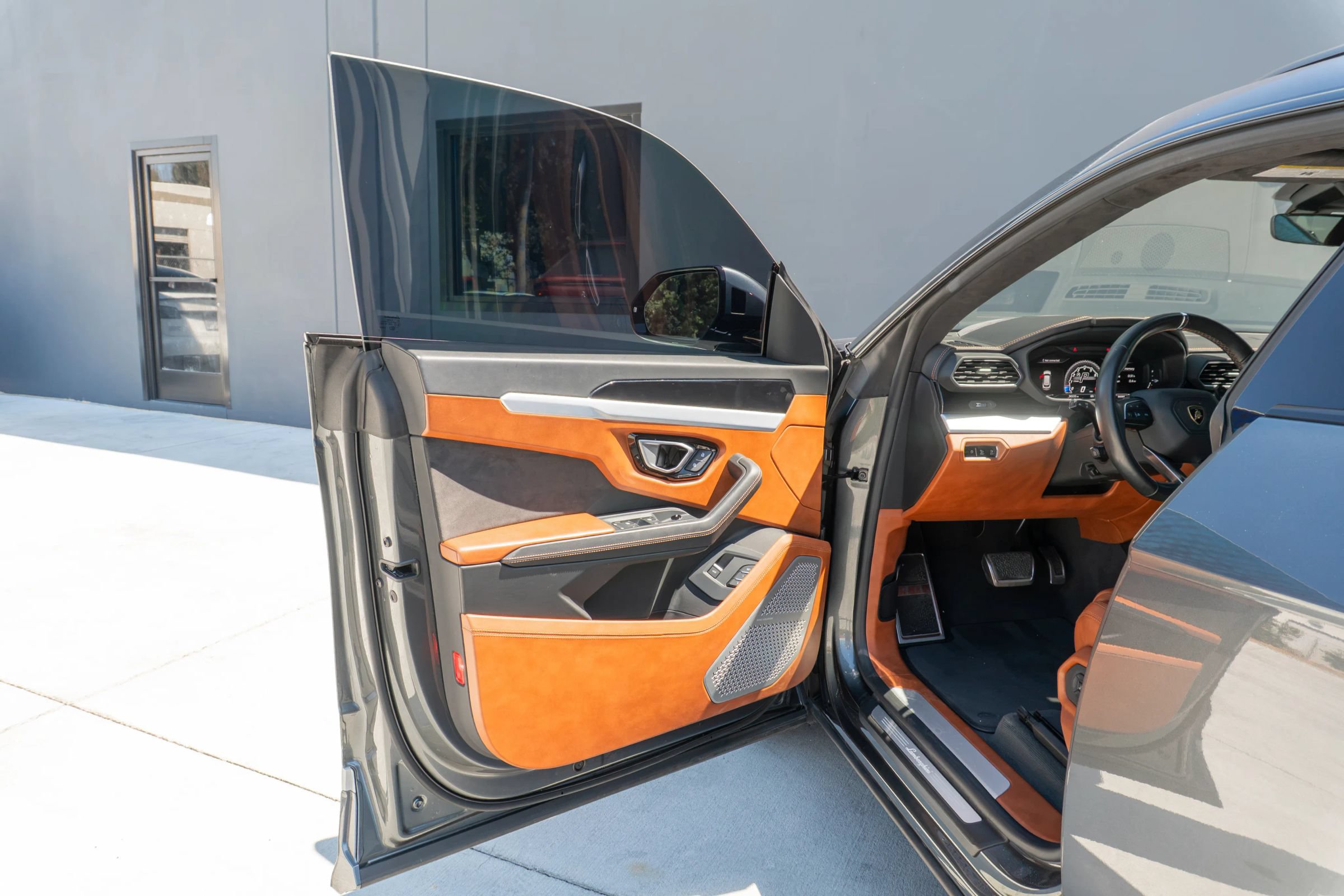 Used 2019 Lamborghini Urus AWD/4WD image 70