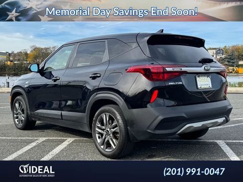 Used 2021 Kia Seltos LX AWD/4WD image 2