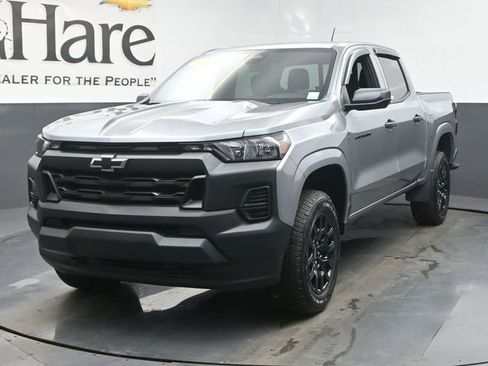 Used 2026 Chevrolet Colorado W/T AWD/4WD image 7