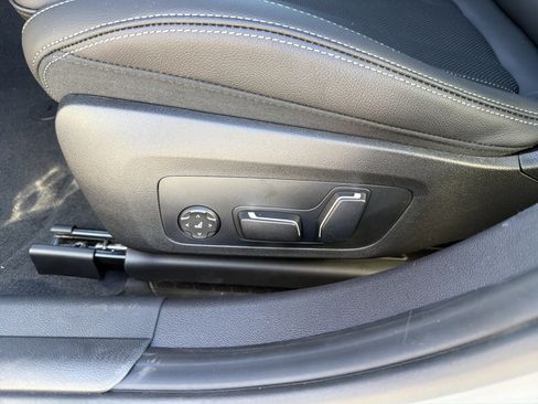 New 2026 BMW 330i Sedan w/ M Sport Package image 19