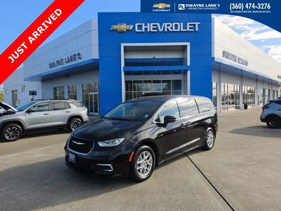 Used 2024 Chrysler Pacifica Touring-L