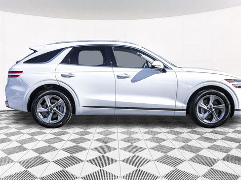 Used 2026 Genesis GV70 2.5T Select image 15