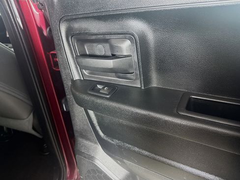 Used 2017 RAM 1500 Express image 29