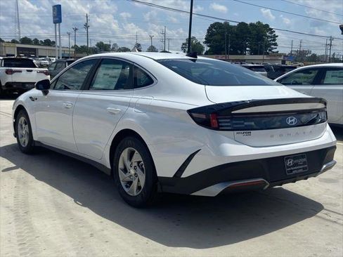 New 2025 Hyundai Sonata SE FWD image 4