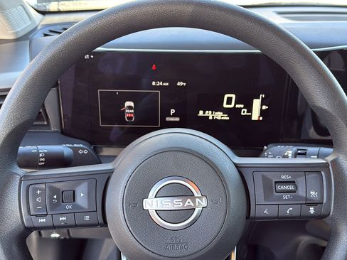 Certified 2025 Nissan Kicks S image 9