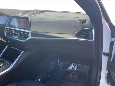 Used 2021 BMW 430i xDrive Coupe w/ M Sport Package image 21