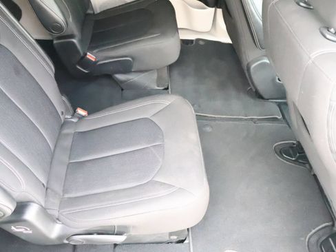 Used 2023 Chrysler Voyager LX FWD image 48